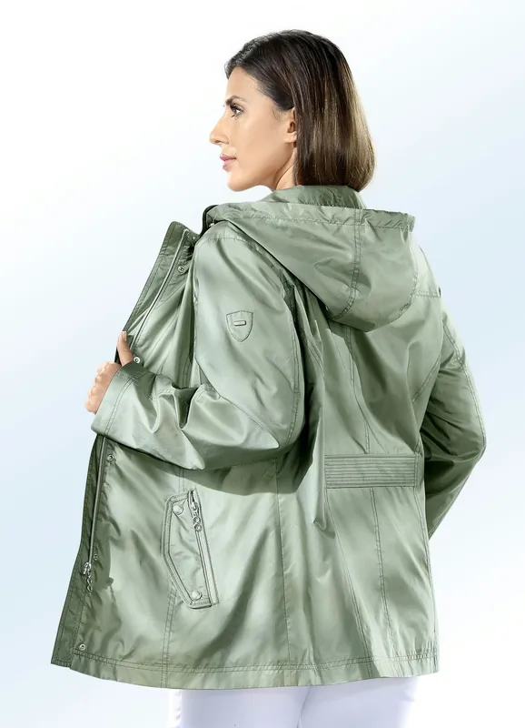 Must-Have Jacke mit abnehmbarer Kapuze