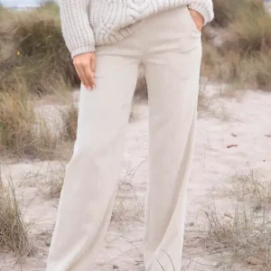 Highlight Cordhose mit modisch weitem Beinverlauf